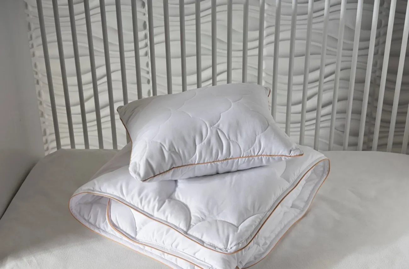 Fermoar ascuns de siguranță pe husa detașabilă din tricot moale a pernei pentru copii Comfyline Bebek
