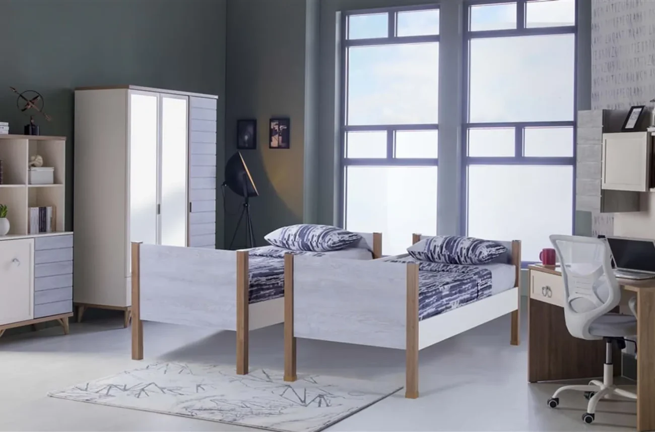 Doua paturi pentru tineret Mavenna prezentate separat intr-un decor modern cu accente scandinave